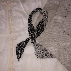 Madewell Reversible Silk Scarf Black+White Floral